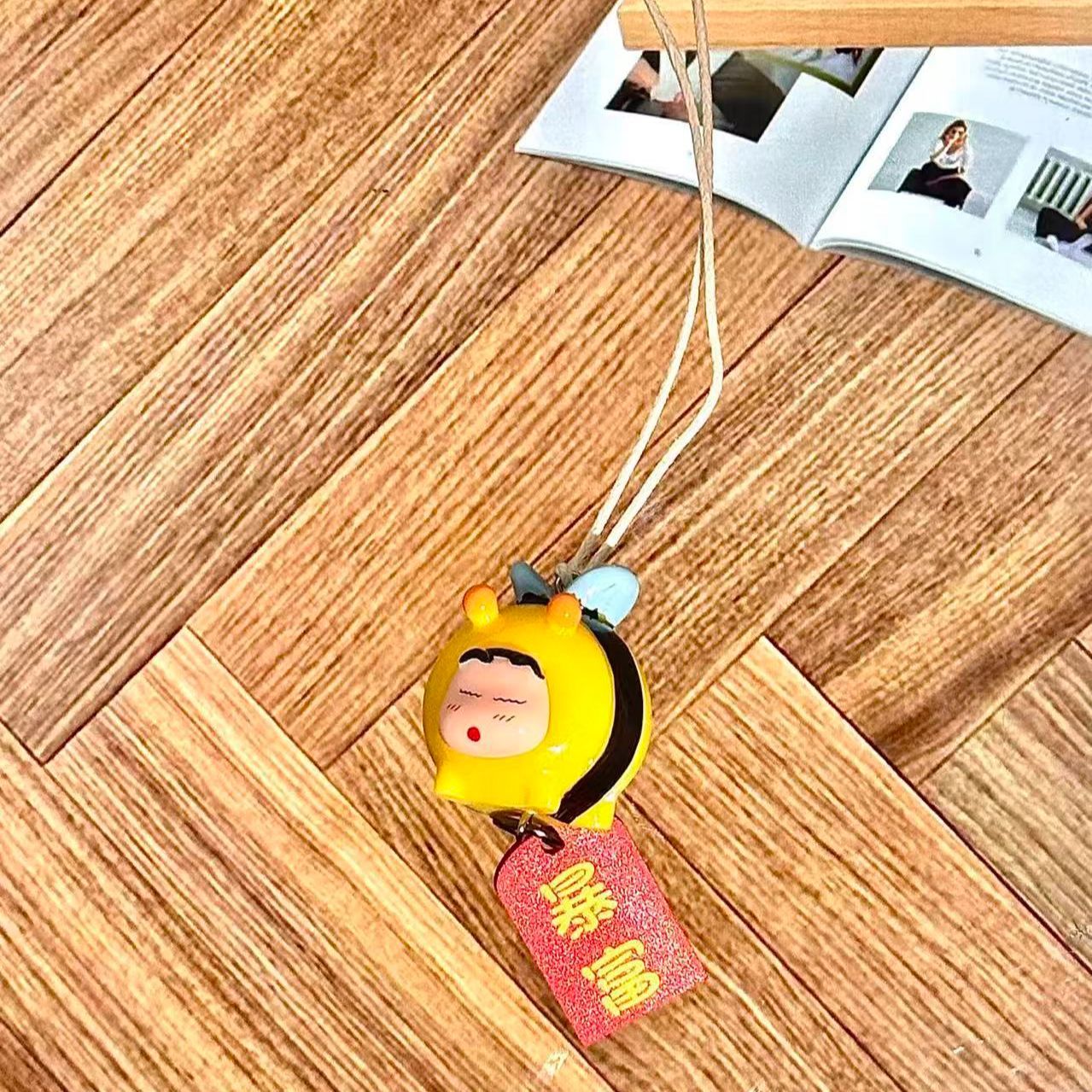 Crayon Shin-chan Bee Cosplay F - Tech Car Accessories recension och pris